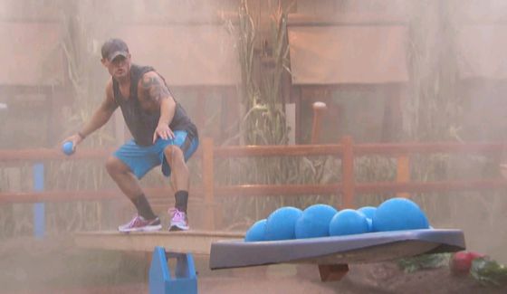 bb16-episode-36-hoh-comp-01-00