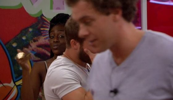 Da'Vonne lets Frank know what she's thinking