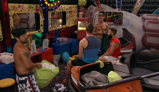 Paulie leads class on BB18