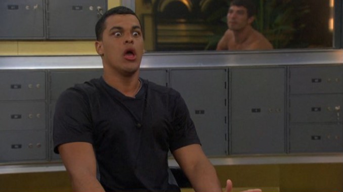 Josh Martinez prepares a blindside on BB19