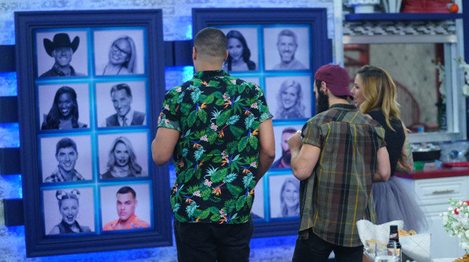 Big Brother 19 Final 3 HGs at Memory Wall