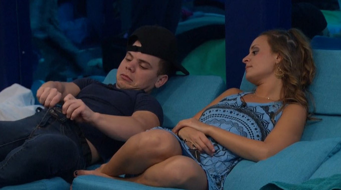 JC shows Kaitlyn his gameplan on BB20