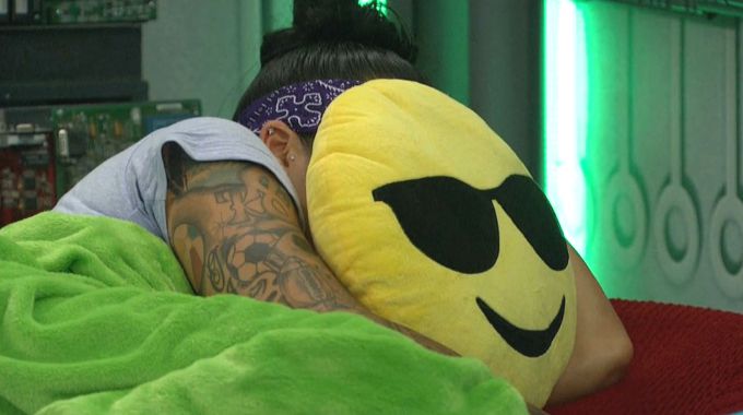 Kaycee naps on BB20