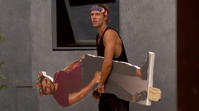 Tyler carries Josea around on Big Brother 20