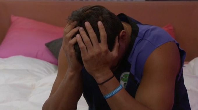 Faysal hangs his head on Big Brother 20