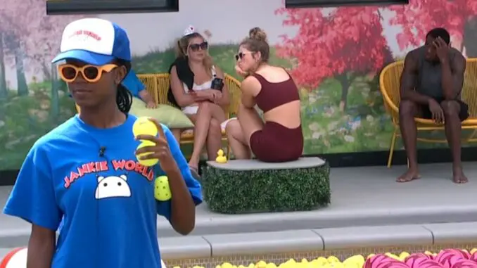 T'kor and Houseguests on BB26 - CBS