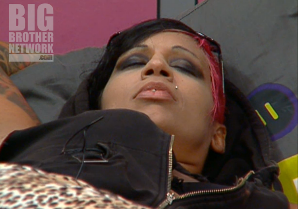 BB14-Live-Feeds-08-28-Jenn-sleeping