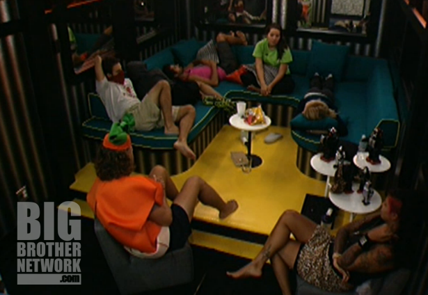 BB14-Live-Feeds-08-29-arcade-room