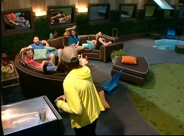 BB15-Live-Feeds-0903-night-3