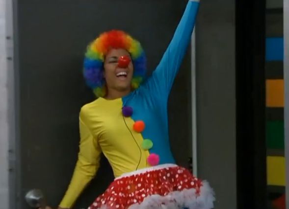 Candice as a clown 01