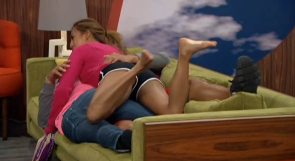 BB16-0702-Paola-Couch