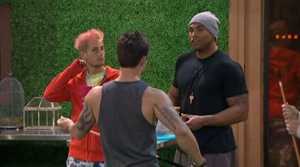 bb16-20140705-0312-devin-frankie-caleb