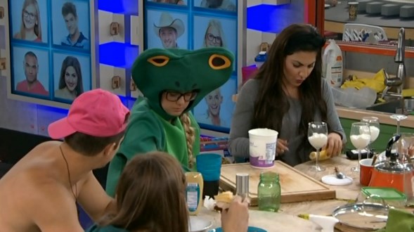 bb16-20140711-1808-nicole