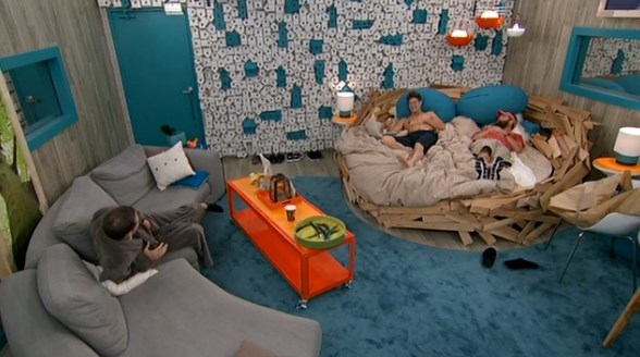 bb16-20140714-1415-hoh-room