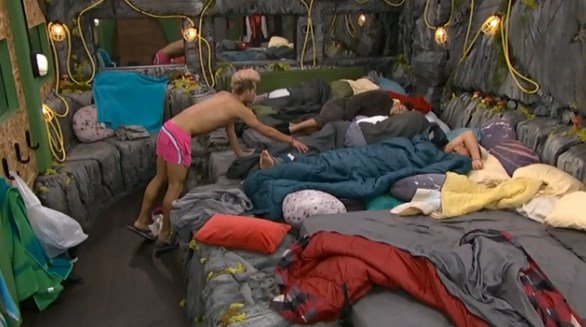 bb16-20140721-1103-frankie-derrick