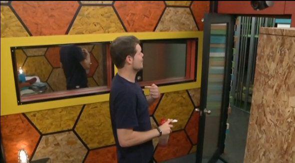 BB16-0807-derrick-camera
