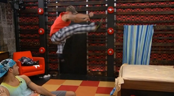 BB16-0814-caleb-kick