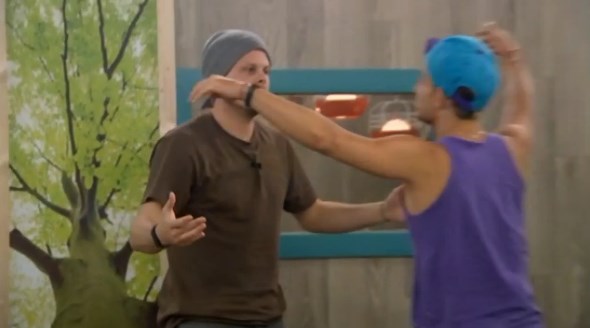 bb16-20140804-2004-hug-01