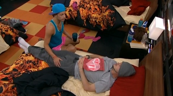 bb16-20140806-1743-frankie-derrick