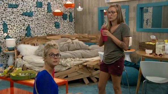 bb16-20140806-1745-nicole-christine-02