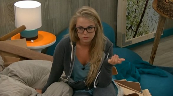 bb16-20140806-2130-nicole