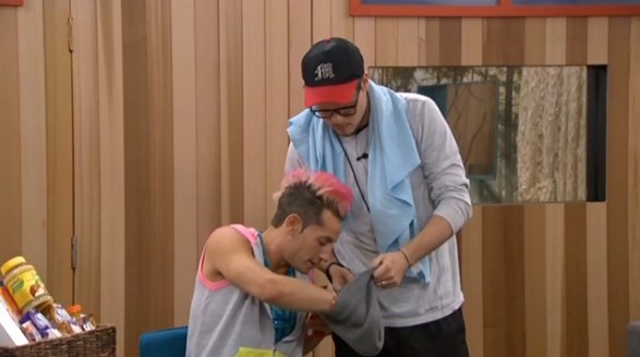 bb16-20140815-0054-frankie-derrick