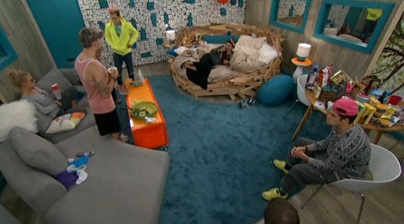 bb16-bblf-20140810-0246-hoh-room