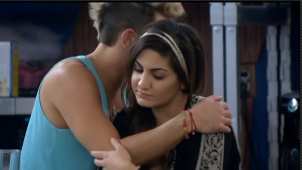 BB16-0809-Frankie-victoria-hug