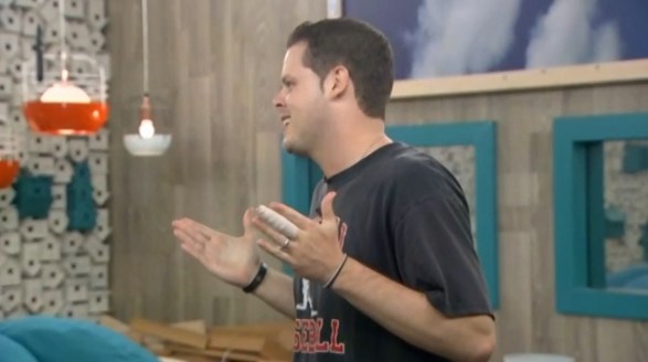 bb16-20140905-2228-derrick