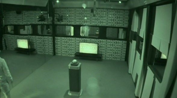 bb16-20140906-1737-rewind-room