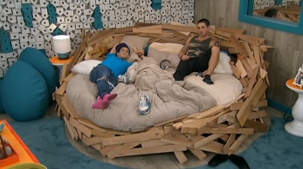 bb16-20140914-0200-frankie-caleb