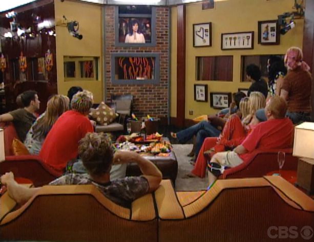 Big Brother 7 – All Stars – Houseguests gather in the living room