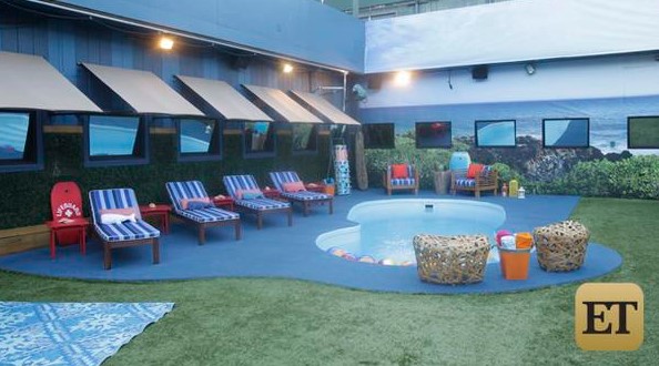 Big Brother 17 House – Backyard pool