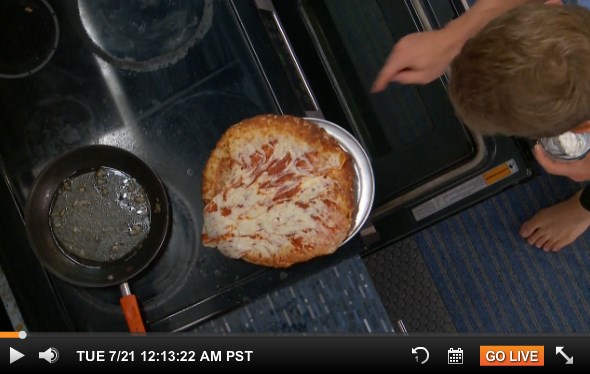 bb17-feeds-20150721-0013-pizza-01