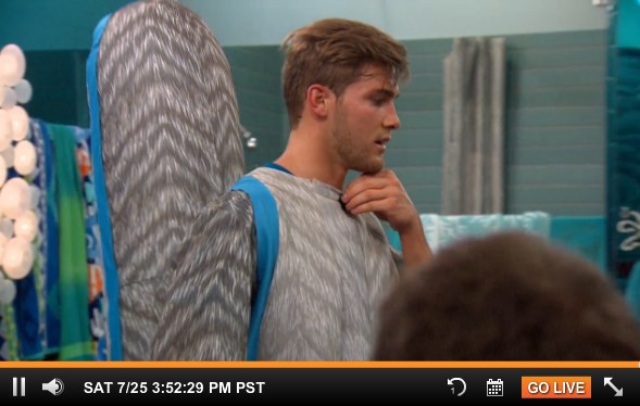 bb17-feeds-20150725-1552-veto-clay-02