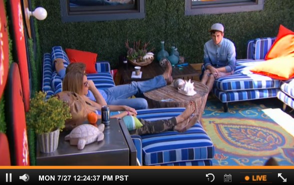 bb17-feeds-20150727-1224-backyard