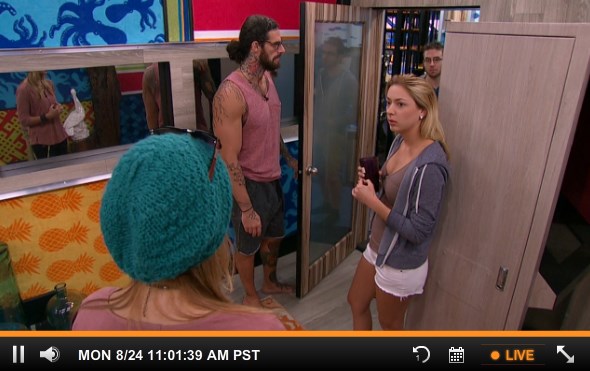 bb17-feeds-20150824-1101-lounge