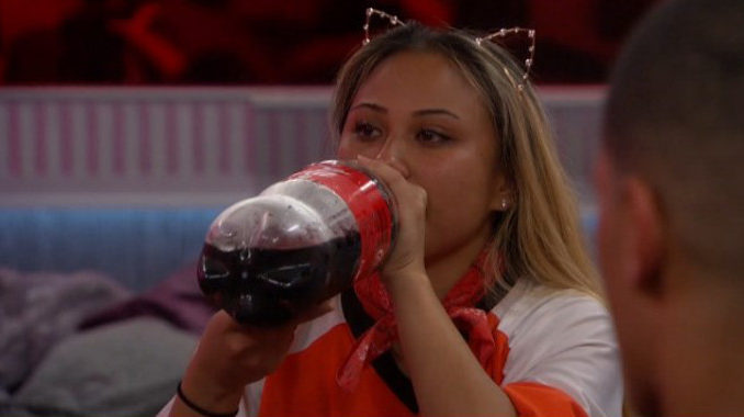 Alex enjoys her last Coke in BB19