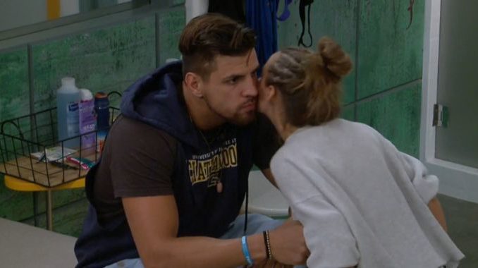 Kaitlyn kisses Faysal on Big Brother 20