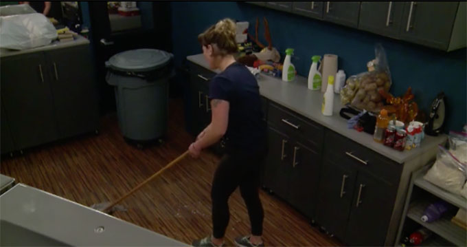 BB20-Live-Feeds-0823-PM-4