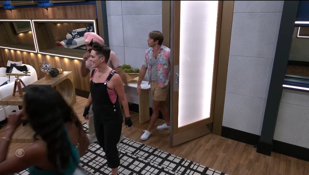 bb25-epi01-group-3-enters