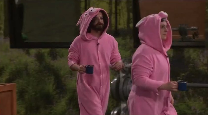 bblf-20230909-pigs-dirt-04