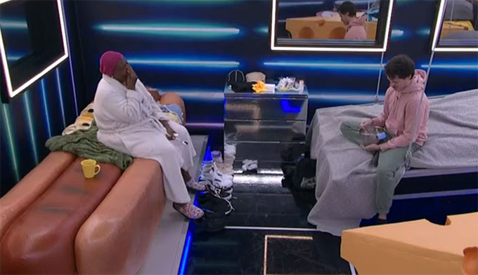 BB25-Live-Feeds-1003-PM-2