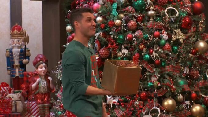 Cody Calafiore eliminated on Reindeer Games - CBS