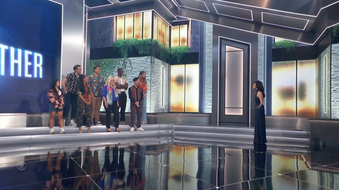 Julie Chen meets the Houseguests on BB26