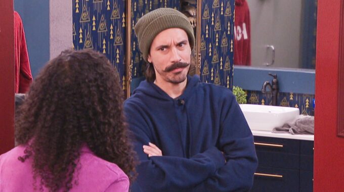 Vince and Ashley on BB27 - Source: CBS