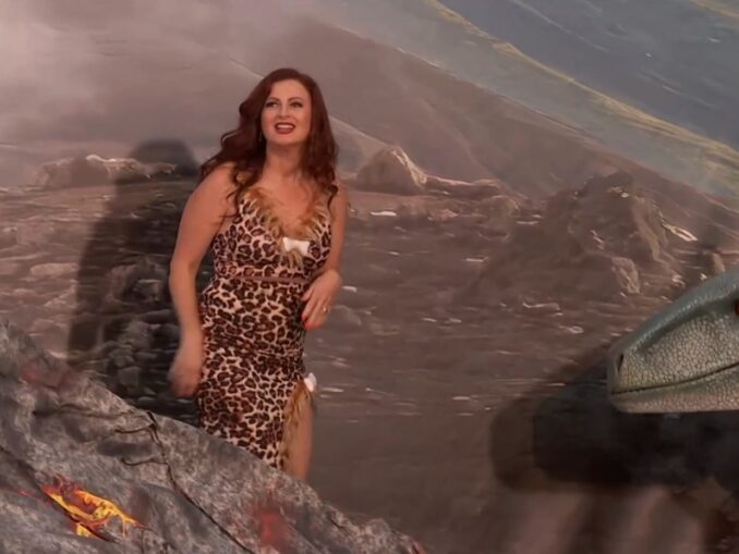 Rachel Reilly vs. a Velociraptor