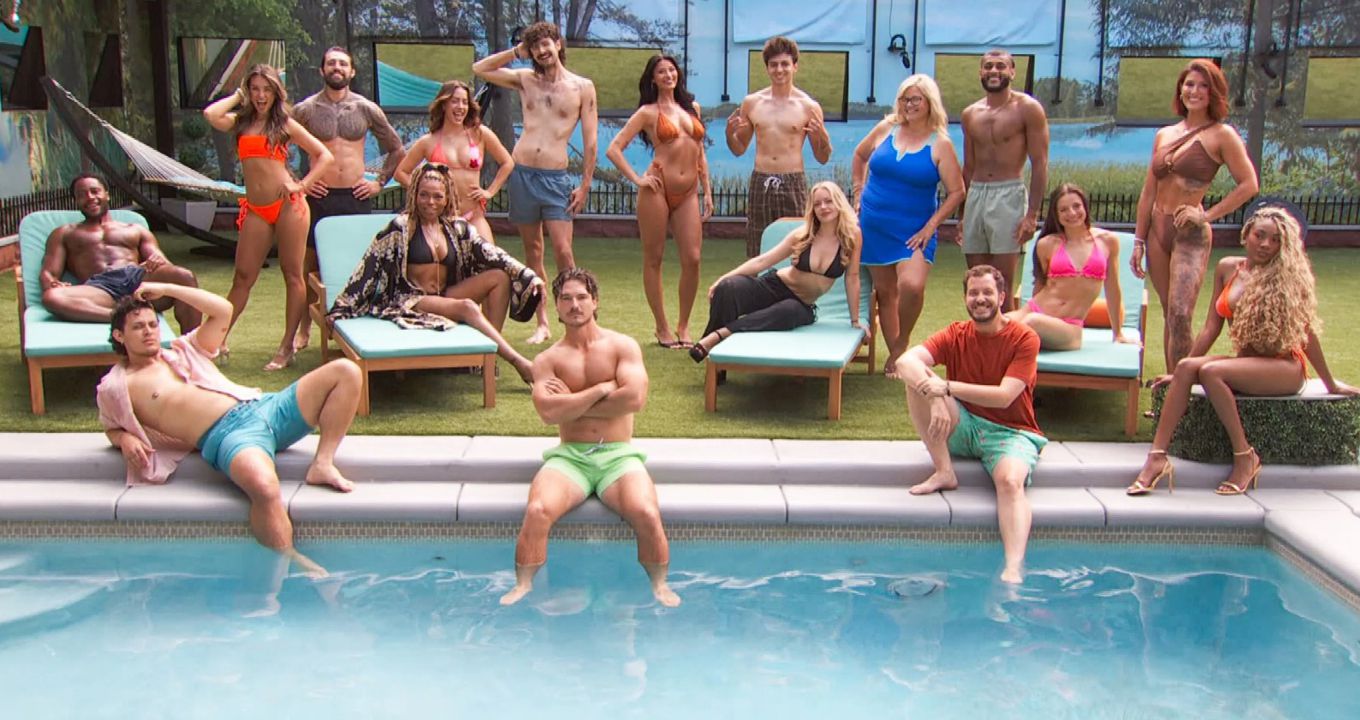 Big Brother 28 Houseguests in the backyard